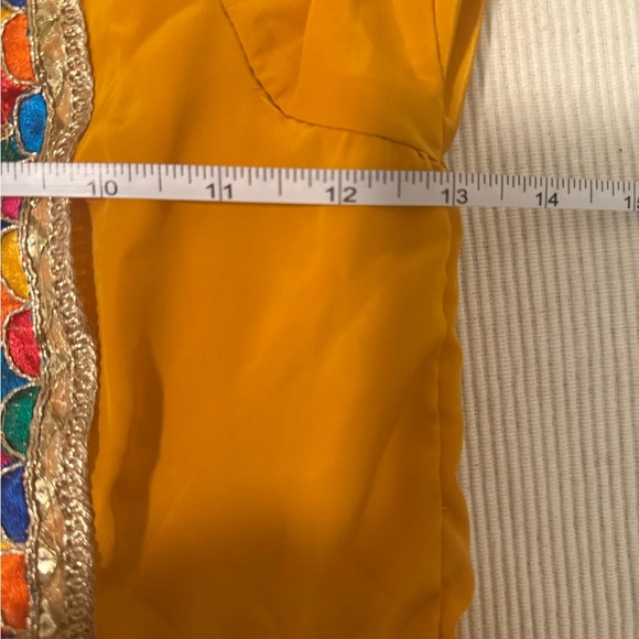 Girls Traditional Indian Salwar Kameez Set 8-10 - Picture 8 of 8